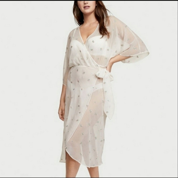 NWT VS Beautiful Sheer Robe🌹 - Picture 8 of 8